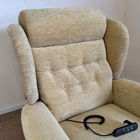Image 2 of LUXURY ELECTRIC RISER RECLINER STRAW CHAIR MASSAGE DELIVERY