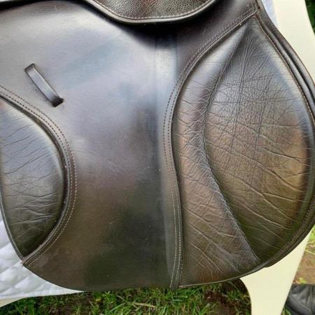 Image 12 of Kent & Masters 17.5 inch  S-Series Compact saddle