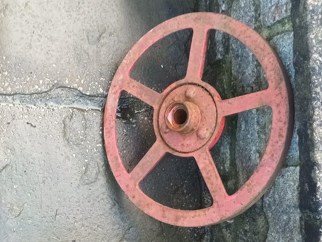 Preview of the first image of CAST IRON (ASSUME) VINTAGE WHEELS.