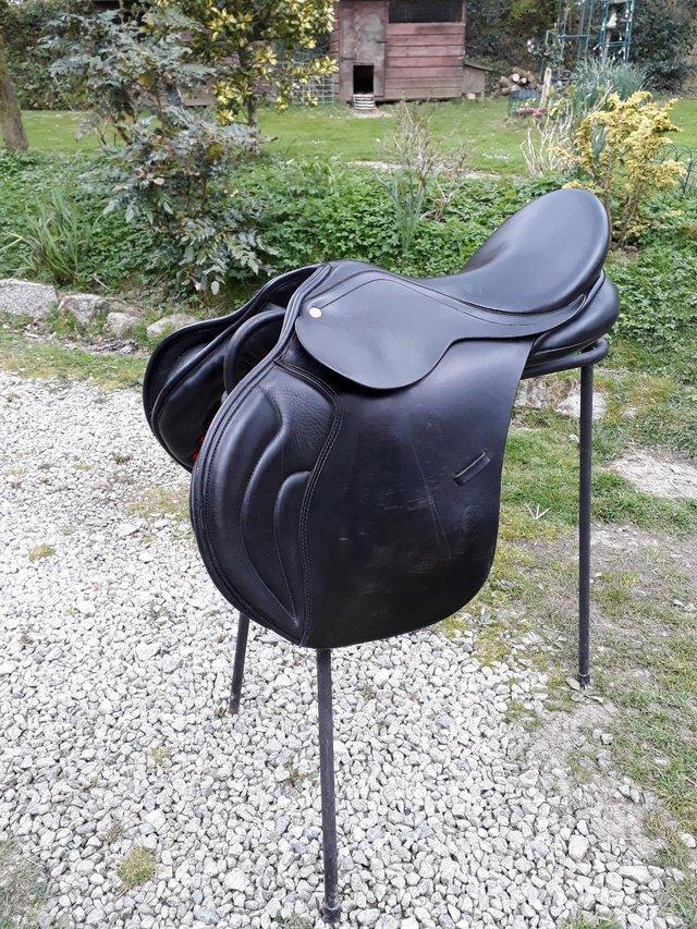 Preview of the first image of Black Leather Jumping Saddle 17.5".