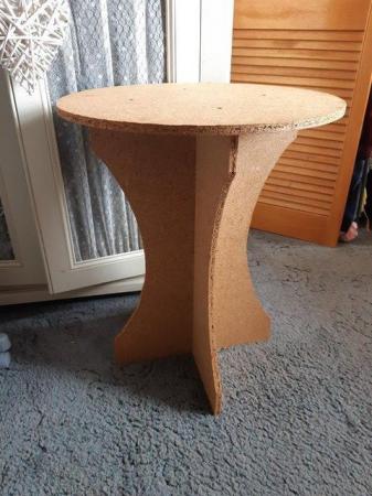 Image 3 of Round side/lamp table