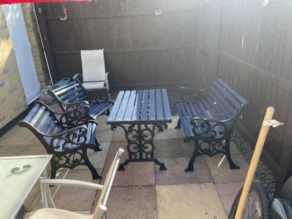 Image 2 of Refurbished garden bench, two chairs and a table