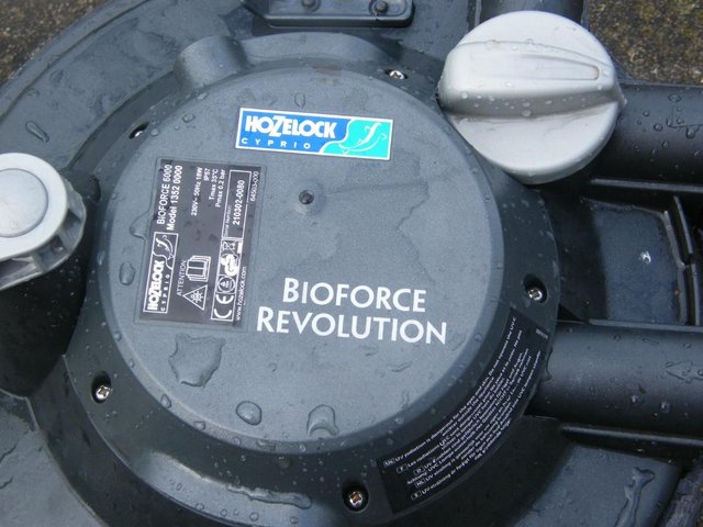 Preview of the first image of Hozelock Bioforce Revolution 6000 pond filter.