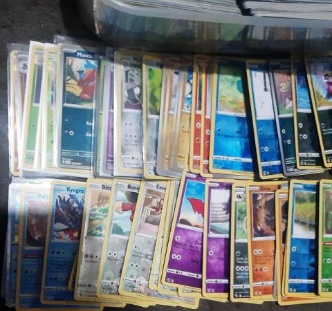 Image 3 of Hundreds and hundreds of pokemon cards