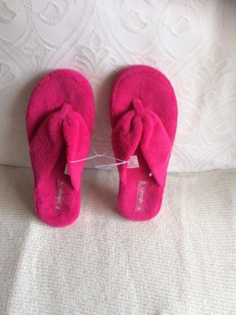 Preview of the first image of New Ladies mule Cerise Slippers.