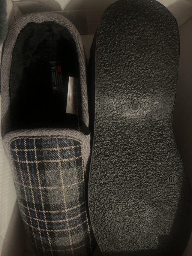 Preview of the first image of Grey check thinsulate heeled slipper.