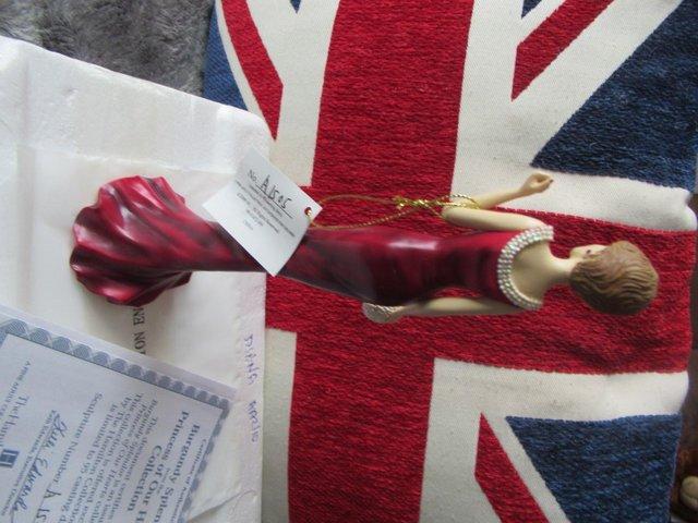 Preview of the first image of Princess Diana ''Burgundy Splendour'' Figurine from Hamilton.