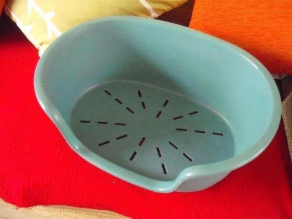 Image 2 of Small Plastic Pet Bed (good clean condition)