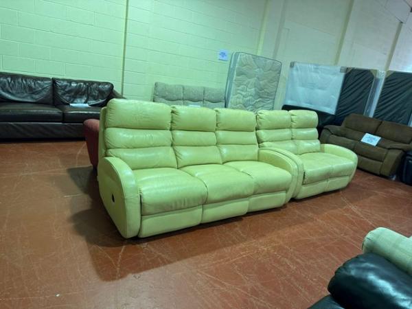 Image 1 of Lazyboy 3+2 electric recliner sofas