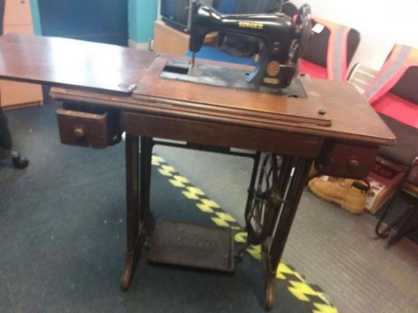 Image 1 of Antique Beautiful Vintage Singer Metal Sewing Machine Table
