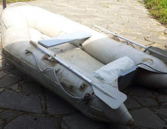 Image 3 of Large dinghy for sale ..in good condition