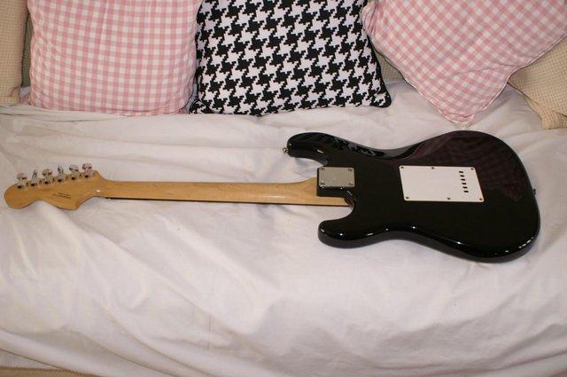 Image 2 of Squire Stratocaster Black 2002