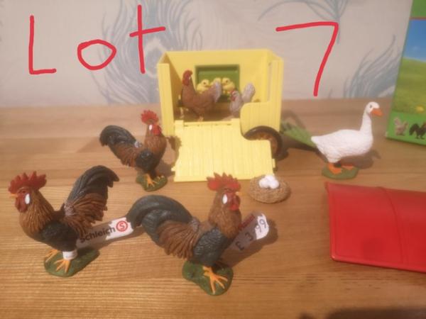 Image 2 of Schleich hen house and accessories
