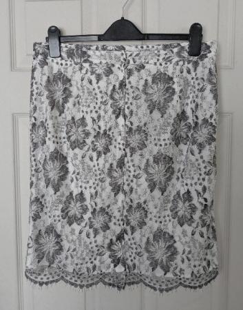 Image 2 of Pretty ladies Grey Flowered Lace Skirt By Creation - Size 14