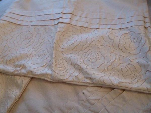 Image 3 of KING SIZE ORNATE DUVET COVER SET,RICH CREAM SHADE ,