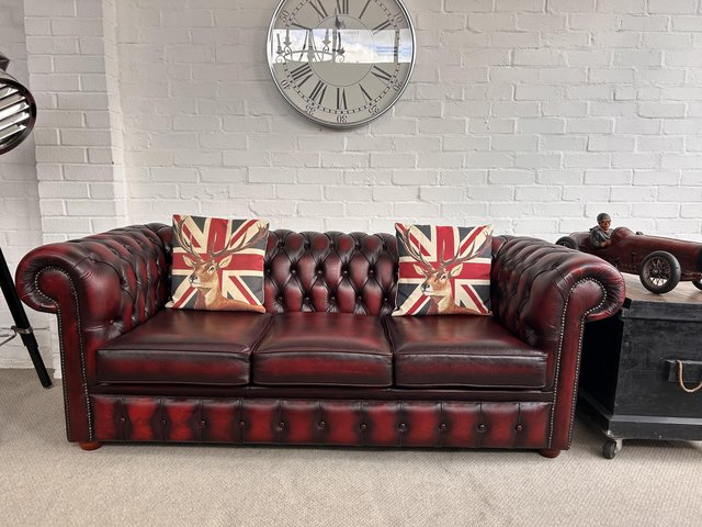 3 seater Oxblood Chesterfield sofa. VGC. Can deliver. — photo 2 of 4