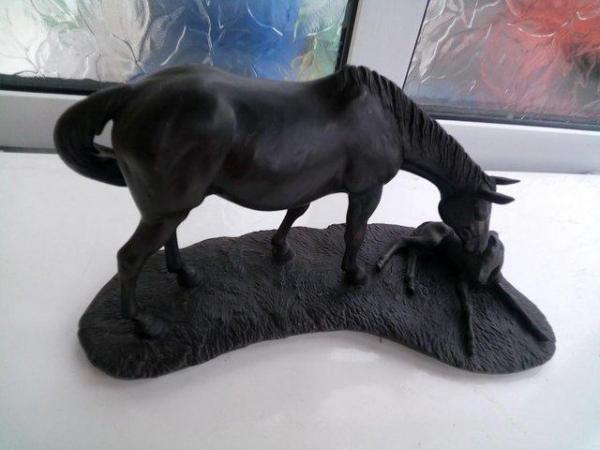 Image 3 of HERIDITEIS MARE AND FOLE BRONZE STATUE VERY HEAVY £50 OR OFF