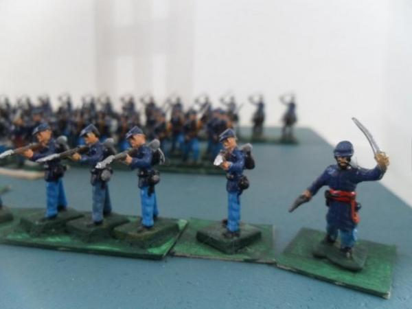 Image 17 of 28 mm white metal Union & Confederate ACW 233 figures.