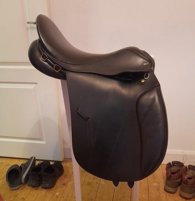 Preview of the first image of BLACK 17" LEATHER SADDLE FOR SALE !!!.