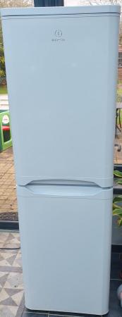 Image 3 of Indesit 235 Litre 50/50 Freestanding Fridge Freezer - White