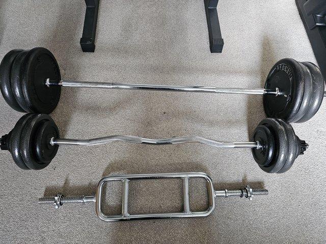 Preview of the first image of Weight lifting set in excellent condition.