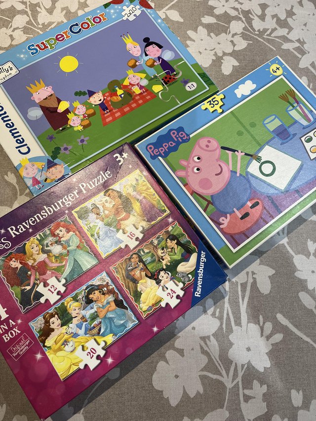 Preview of the first image of Peppa pig, Ben and Holly and princess puzzles.