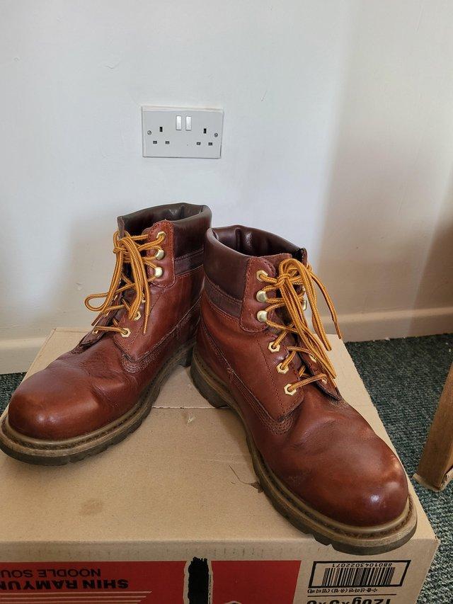 Preview of the first image of Mens Caterpillar Brown Wide Fit Leather Boots Size UK10.