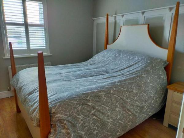 Image 3 of Bespoke Oak King-size 4 poster Bed
