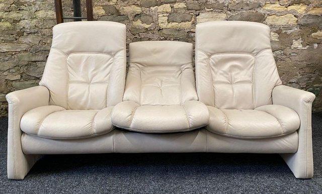 Image 9 of Himolla Cumuly Recliner 3 seater sofa cream Leather