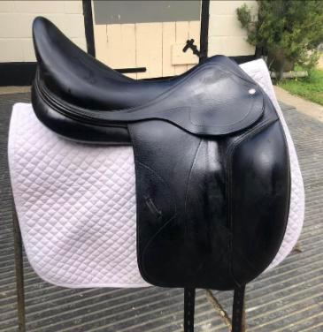 Preview of the first image of Amerigo dressage saddle 17.5” narrow.