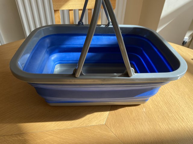 Preview of the first image of 8.5L Collapsible Washing Up Bowl.