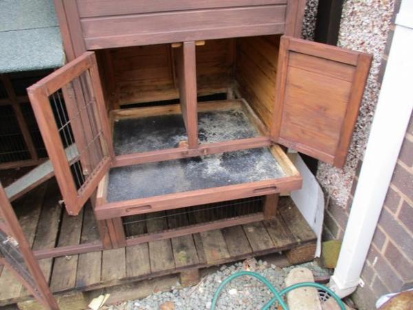 Image 5 of Extra large rabbit hutch..would easily house a few chicken..