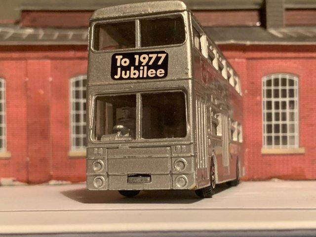 Preview of the first image of DINKY TOYS QUEEN ELIZABETH II SILVER JUBILEE.