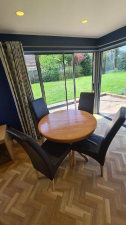 Image 2 of Extendable dining table in Excellent condition- seats 4 to 6
