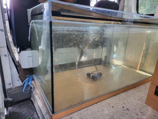 Image 2 of Used 700L fish tank and cab