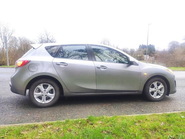 Preview of the first image of mazda 3 2010 new mot silver.