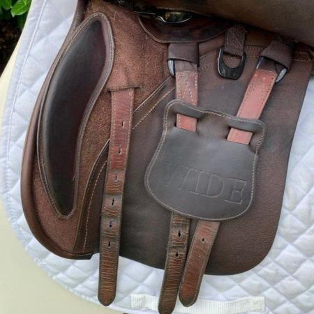 Image 8 of Bates Wide All Purpose 17  inch saddle
