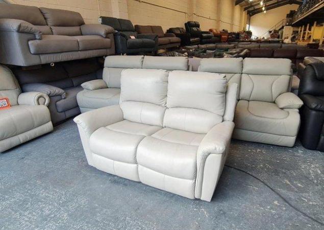 Image 4 of La-z-boy Kenny cream leather electric recliner 2 seater sofa