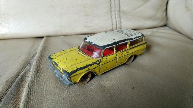 Image 2 of VINTAGE DINKY TOYS MODEL CARS 1:43 SCALE