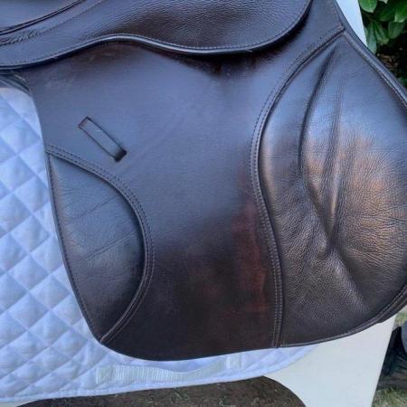 Image 13 of Kent & Masters 17.5 inch S-Series Low Profile Compact saddle