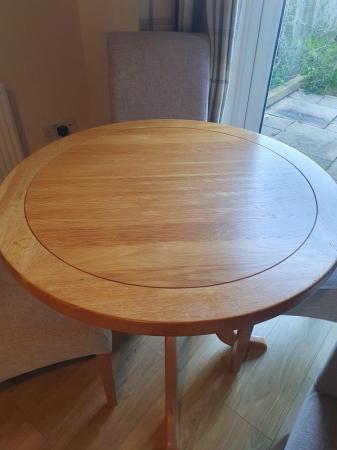 Image 3 of Solid Oak round table with 4 chairs