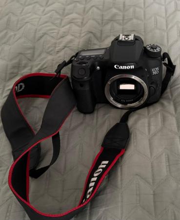 Image 3 of Canon EOS 70D bundle including lens and case