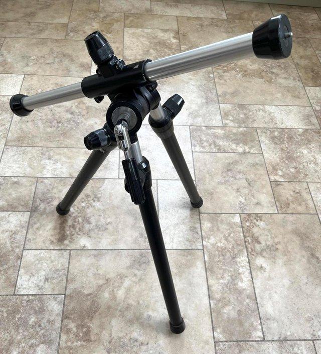 Preview of the first image of Benbo tripod, orginal model of this tripod.