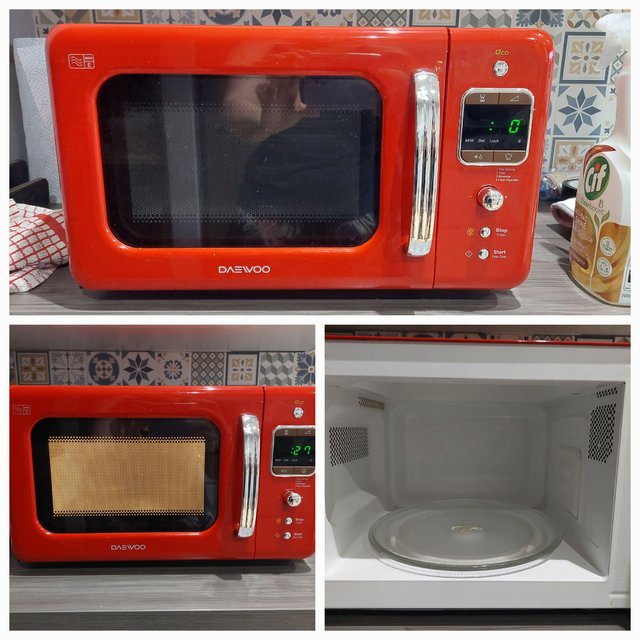 Preview of the first image of Deawoo 800w red microwave.