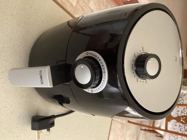 Preview of the first image of Second hand Tower Air Fryer good condition..