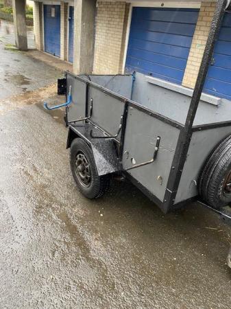 Image 1 of Drop back trailer with cover