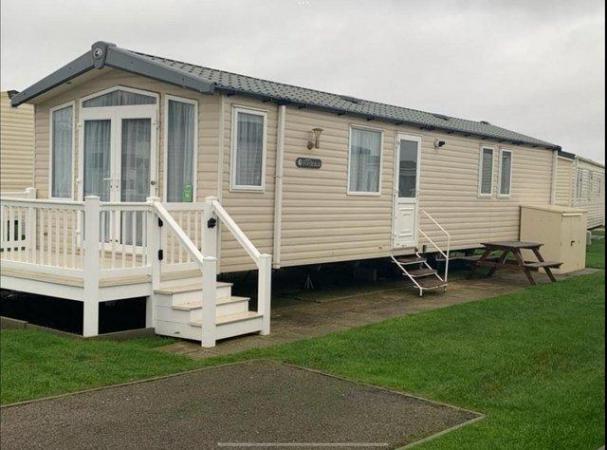 Image 1 of CARAVAN FOR HIRE HAVEN CAISTER-on-SEA NORFOLK