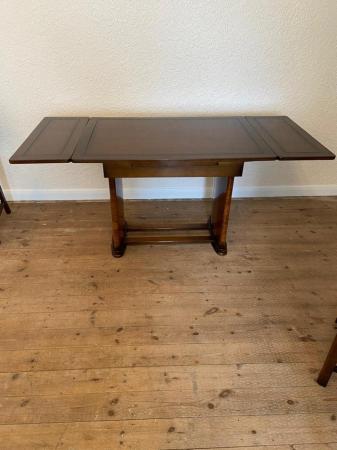 Image 3 of 1950s extendable Dining Table and four matching chairs