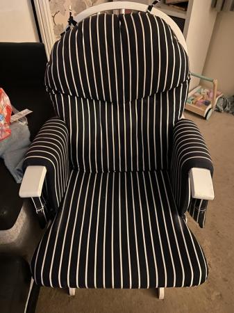 Image 2 of Nursing chair in full working condition
