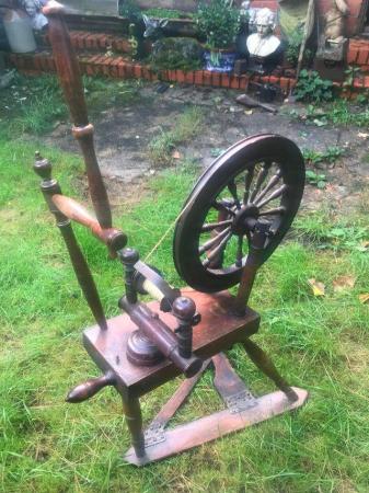Image 1 of ANTIQUE TRADITIONAL FULL SIZE SCOTTISH SPINNING WHEEL + BOOK